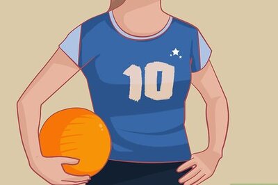 How to Dress Appropriately for Volleyball Practice