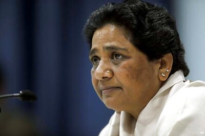 Mayawati calls for Mulayam's mental treatment over sexist remark
