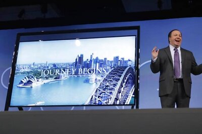 Samsung, LG unveil super-thin, curved televisions