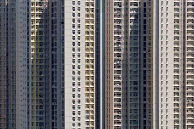 Steep discounts for Hong Kong foreclosed homes may portend property price slump