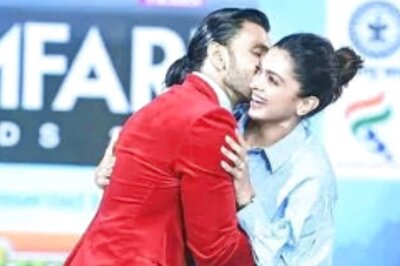 Ranveer Singh Gets Emotional, Gives Deepika Padukone Credits for His Success While Accepting Award