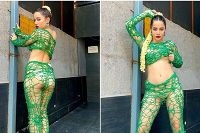 Urfi Javed To Stop Wearing Bold and Creative Outfits? Actress Apologises and Pledges To 'Change'