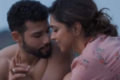 Gehraiyaan's New Song Beqaaboo is All About Deepika Padukone and Siddhant Chaturvedi's Romance; Watch