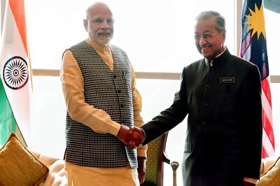 Malaysian PM Claims Modi Spoke to Him on Kashmir, But He Advised India to Opt for 'Negotiation' Than 'Invasion'