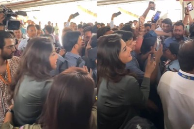 Fans Go Out Of Control For A Selfie With Raveena Tandon, Actress Gets Papped AT Metro Station; Watch