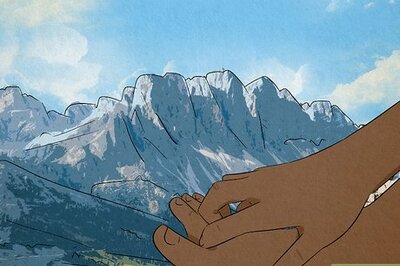 What Does It Mean if Your Right Foot Itches?