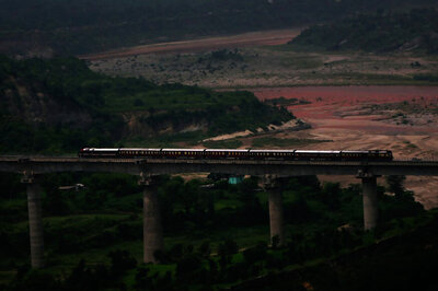 Tejas Trains to Have Entertainment Units, WiFi