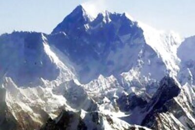 Mother and daughter scale Everest, set record
