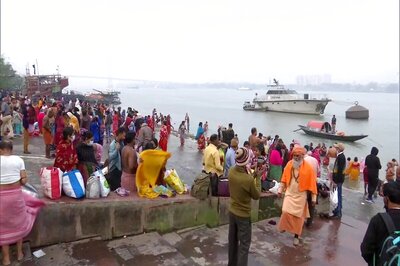 Lakhs of Pilgrims Take Holy Dip at Gangasagar on Makar Sankranti, Offer Prayers at Kapil Muni Temple