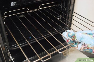 How to Prevent Baking a Lumpy Cake