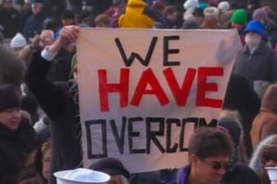 Crowd cheers as Obama family becomes the First Family