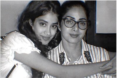 'I Love You Mumma': Janhvi Kapoor Wishes Sridevi on Birth Anniversary with Black and White Photo