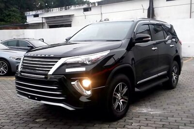Upcoming Toyota Fortuner SUV Facelift Spotted Testing for the First Time