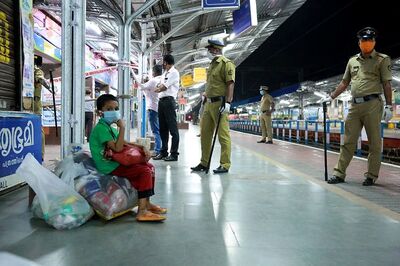 Woman Migrant Worker Bites Police Constable After Being Asked to Wear Mask in Palghar