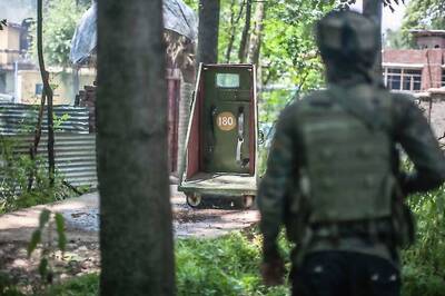 Major Shot by Jawan in Kashmir After Dispute Over Using Mobile Phone