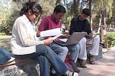 Overseas students in UK must attend classes