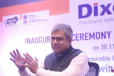 Vaishnaw Inaugurates Dixon Technologies' Smartphone Manufacturing Unit in Collaboration with Xiaomi