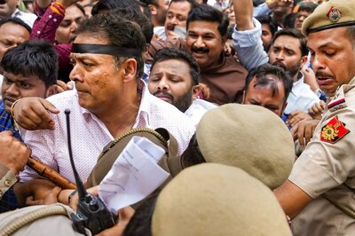 Signs of Emergency, Says AAP as it Claims 80% of Its Leaders Arrested Since Sunday