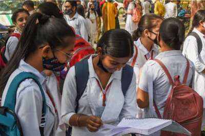Maharashtra to Waive Off Academic Fees for Girls Whose Family Income is Rs 8 Lakh or Less