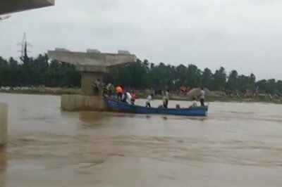 6 Missing After Boat Carrying 32, Including Schoolkids, Capsizes in Andhra Pradesh