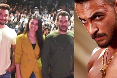 Salman Khan Fans Demand 'Antim' Star Aayush Sharma to Take Off Shirt; He Jokes 'I'm Just a Student'