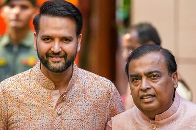 Anand Piramal Grooves To ‘London Thumakda’ At Anant Ambani-Radhika Merchant Wedding Celebrations