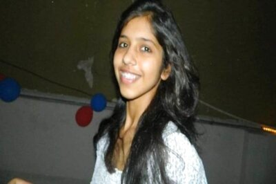 Arvind Kejriwal’s Daughter Duped of Rs 34,000 Online While Trying to Sell Second-hand Sofa