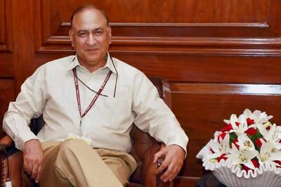 Union Home Secretary reviews border situation along IB posts