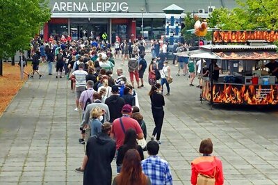 How Does Coronavirus Spread At A Concert? Germans Do A Test