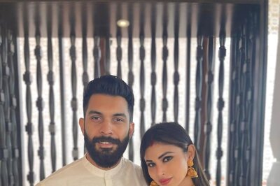 Mouni Roy's Regal Jewellery For Griha Pravesh Is 'Ultimate Reflection’ Of Royal Betrothal