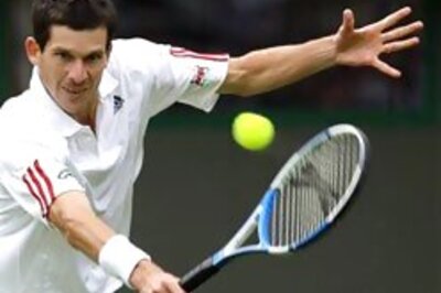 Henman thinks he can beat Federer