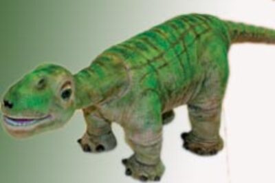 A dinosaur that can yawn, sigh, sniff