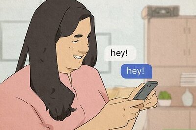 13 Ways to Respond When a Guy Texts 