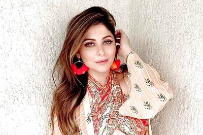 Kanika Kapoor's Brother Informs She's Fine, Says None She Came in Contact with Tested Covid-19 Positive