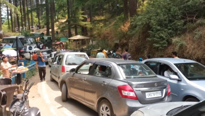 Uttarakhand’s Dhanaulti Sees Huge Traffic Snarls As Tourists Rush to Hills Amid Blazing Heatwave in Plains