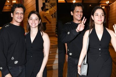 Tamannaah Bhatia and Vijay Varma Twin, Blush As Paps Call Them 'Nice Jodi'; Watch Viral Video
