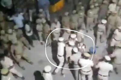 Chennai Police Lathi-charge Anti-CAA Protesters After 2 Women Officers Get Injured in Clashes