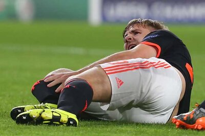 Manchester United's Luke Shaw suffers double leg fracture at PSV