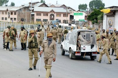 Youth killed, 30 Injured As Mobs And Security Forces Clash in Kashmir