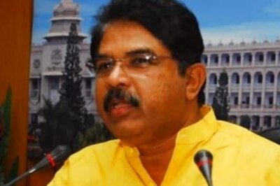 Karnataka Govt Immerses Unclaimed Ashes of Covid Victims as Per Hindu Traditions