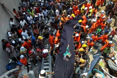 Bangladesh building collapse: Death toll rises to 194