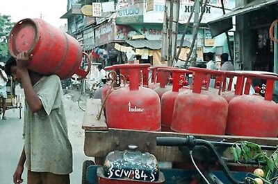 ATF price up 5.5%; non-subsidised LPG cut by Rs 42