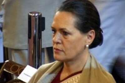 Sonia calls Rajnath Singh to discuss Amarnath issue