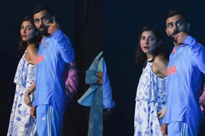 Anushka Sharma Waits For Virat Kohli After ICC World Cup 2023 Final, Leaves Stadium With Him; See Pics