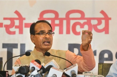 Madhya Pradesh CM Shivraj Singh Chouhan Tests Positive for Covid-19, Asks His Contacts to Get Tested