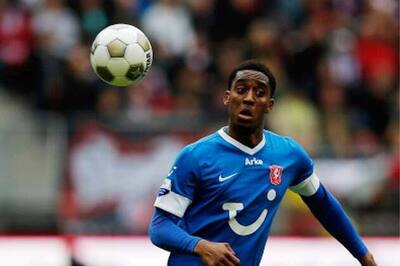 Norwich sign midfielder Leroy Fer from FC Twente