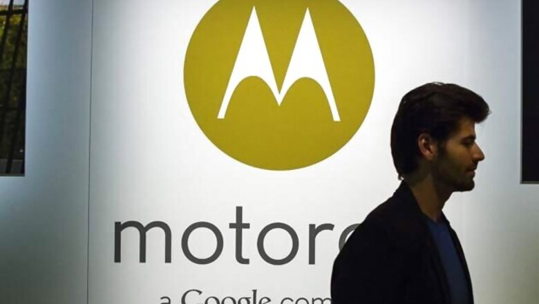 Google's Motorola aims to hire Blackberry employees