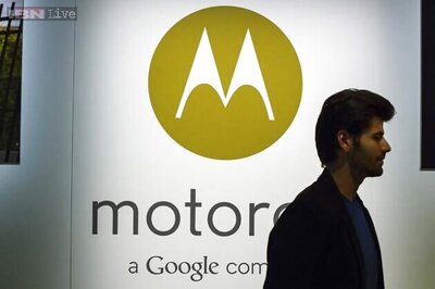 Google's Motorola aims to hire Blackberry employees