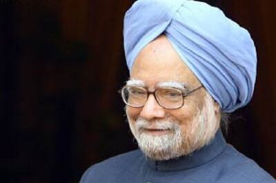 Manmohan does a Nehru, second PM to retain post