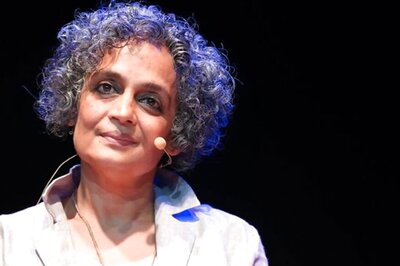 Modi Govt Following Divert and Rule, Says Arundhati Roy As Civil Society Bats for Arrested Activists